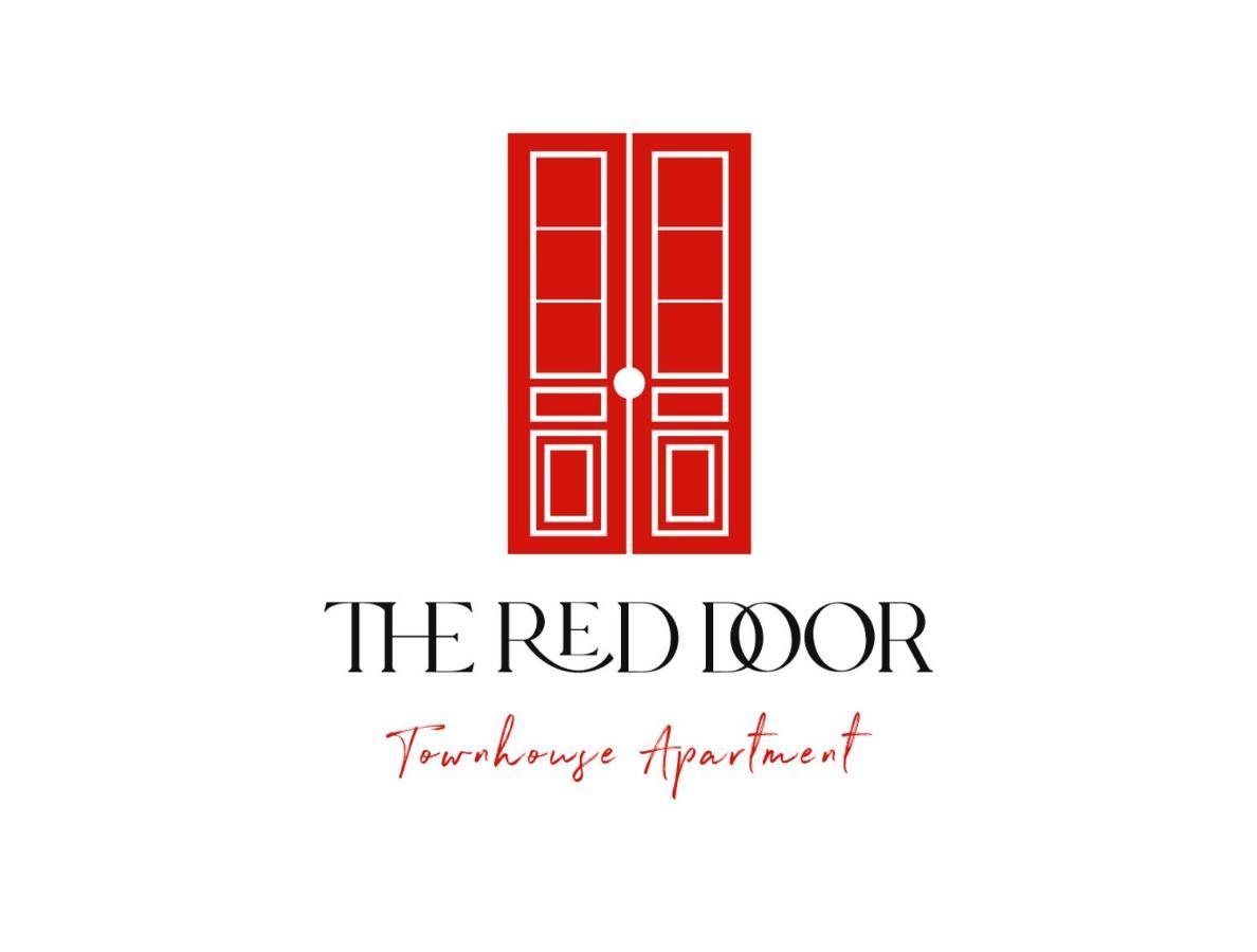 The Red Door Townhouse Apartment アーダーラ エクステリア 写真